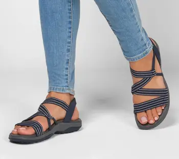Дамски сандали 2021 Лято, Големи размери, Комфортна плажни обувки на плоска подметка с мека подметка, ежедневни сандали на танкетке, дамски сандали със затворени пръсти