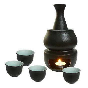 Керамичен комплект за саке с 1 бр. бутилка за саке, свещ, подгряващата печка, чаша за подгряване, 4 бр. чаши за саке