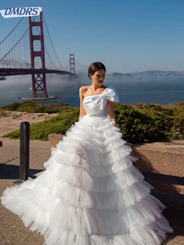 Модерна дреха на булката без ръкави, с едно рамо, Класическата сватбена рокля с лък, Елегантна Диференцирани бална рокля, Дълга сватбена рокля Robe De Mariée